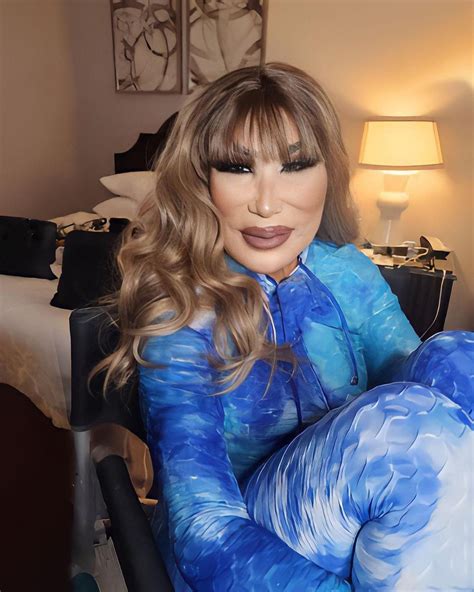 Lyn May arremete contra Barbie: "La única muñeca soy yo"; le dicen