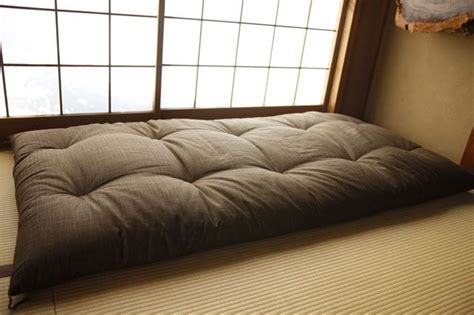 Japanese futon | Futon design, Futon, Déco intérieure