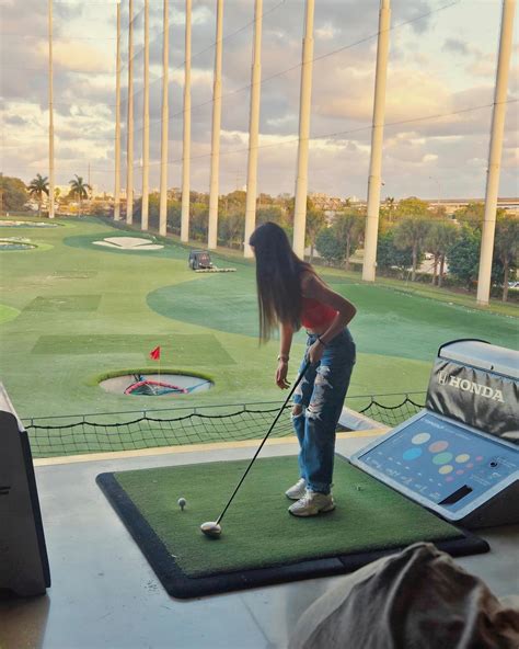 Ella Oneill | gym girl takes on top golf🏌🏻‍♀️ #gym #lifestyle #gymlife