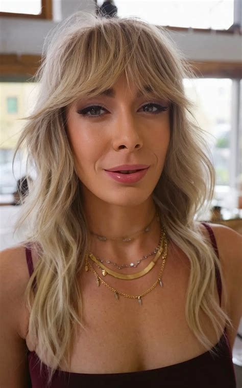 How to style a low-maintenance shaggy haircut with bangs easily 4