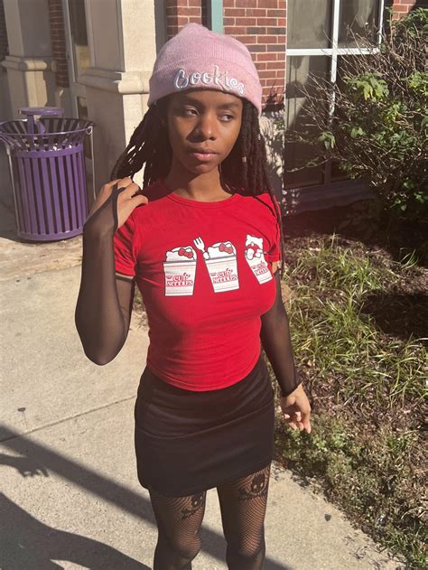 Do I dress like a freak? : r/Ebony