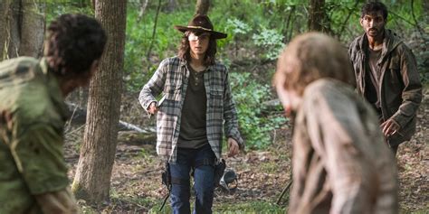 'The Walking Dead': Hints that teased Carl's fate in mid-season finale ...
