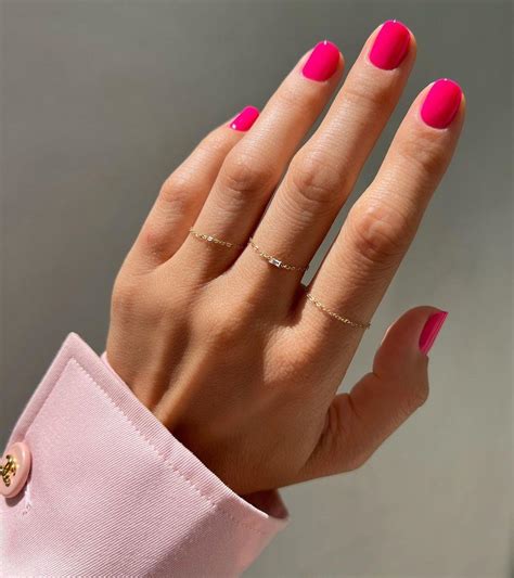 Uñas color rosa Barbie - bodas.com.mx