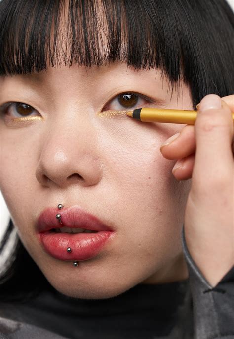 Makeup Revolution REVOLUTION STREAMLINE WATERLINE EYELINER PENCIL