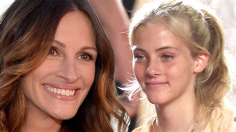 Julia Roberts' Daughter Hazel Moder Makes Red Carpet Debut in Rare ...