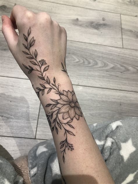 Flower Tattoo Designs On Arm - Watercolor Tattoo Design