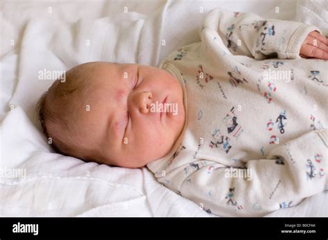 people new born baby girl Stock Photo - Alamy