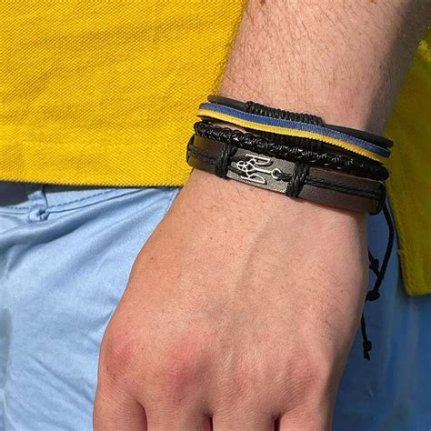Комплект браслетів з гербом України (срібного кольору) - goodgifts.shop
