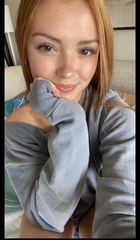 Hot petite red headed teen : r/redheadteens