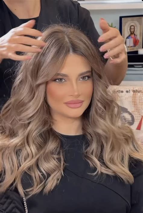 Pin by Katerina Zel on каре блонд | Beige blonde hair, Beige hair