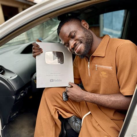 The Ekuona Royal Family of Nsuta arrival at the office Fomer vice