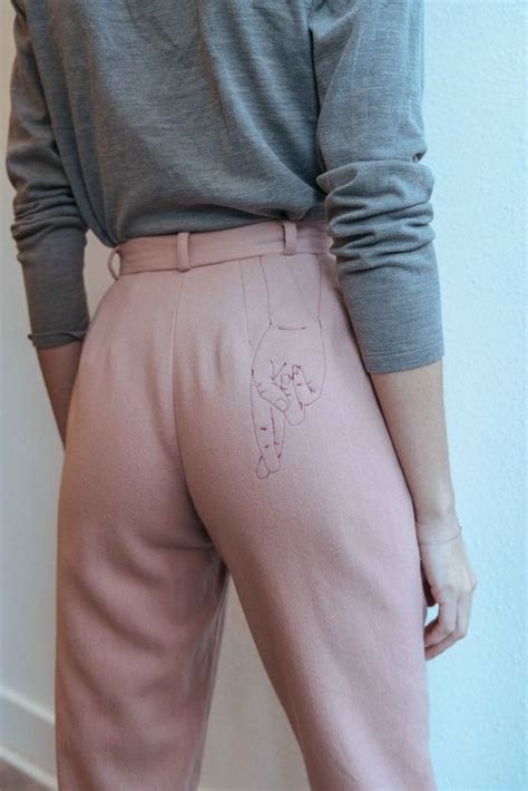 Брюки с неожиданной вышивкой | Fashion, Style, Fashion details