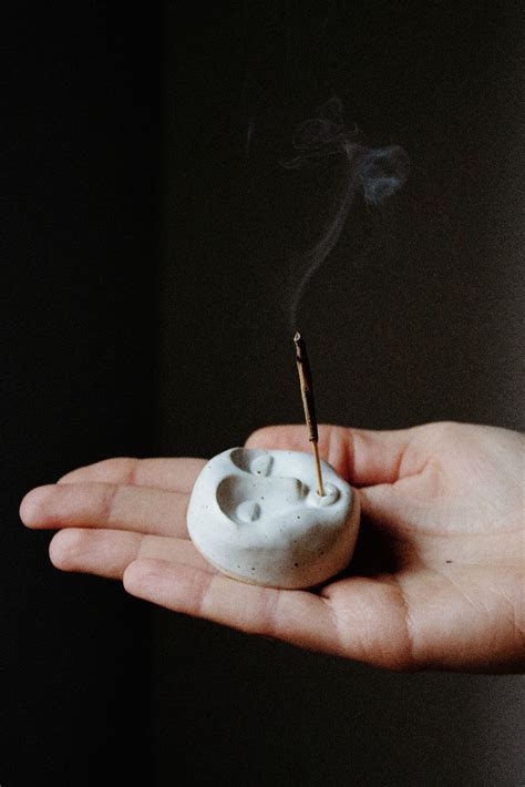 7 handmade ceramic incense holders for the mindful home – Artofit