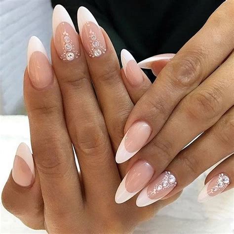 френч на миндалевидных ногтях | Nagels, Gelnagels, Bruids nagels
