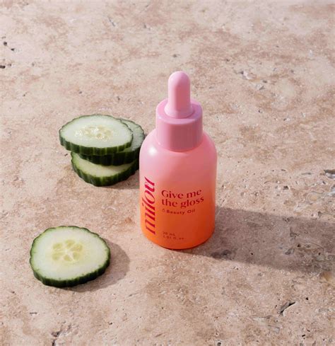 Five Reasons Why Give Me The Gloss Beauty Oil is Your Skin's Ultimate