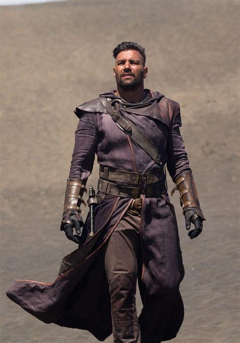 The Shannara Chronicles : Fotos Manu Bennett - 54 no 62 - AdoroCinema