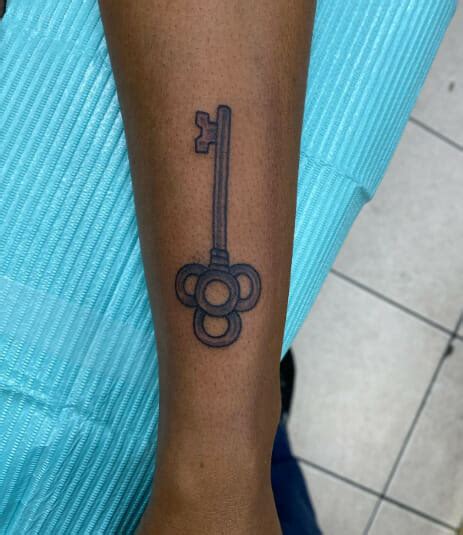 41 Skeleton Key Tattoo Designs Unlocking Passion with Ink - Psycho Tats