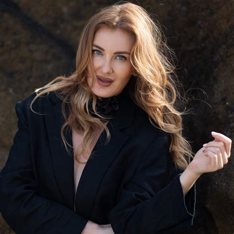 Anastasiya Zolotaya's Amazon Page