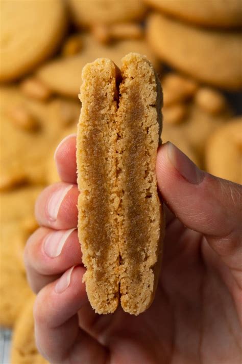 Chewy peanut butter cookies - Sugar Pursuit