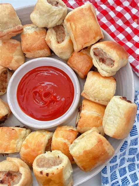 Thermomix Sausage Rolls - Mama Loves to Cook