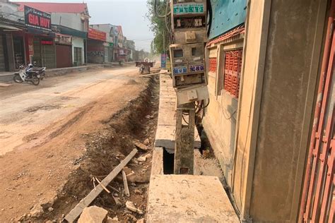 tin tuc hinh anh video clip moi nhat ve  dien nam giua ranh thoat nuoc