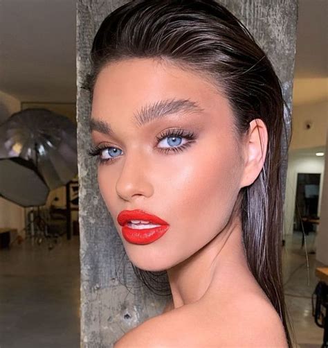 Pin by Sharae Cordelia Hammond on Top Favorite Makeup Looks | Red lips ...