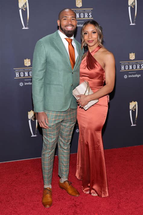 NFL Honors Red Carpet 2023 Arrivals Photos, Live Updates – Footwear News