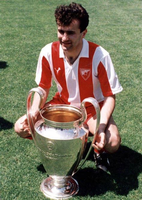 Pin by Джанникола Сальдутти on футбол | Red star belgrade, World ...