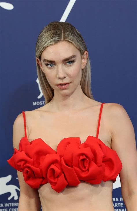 Vanessa Kirby - "The Son" Photocall at Venice Film Festival 09/07/2022