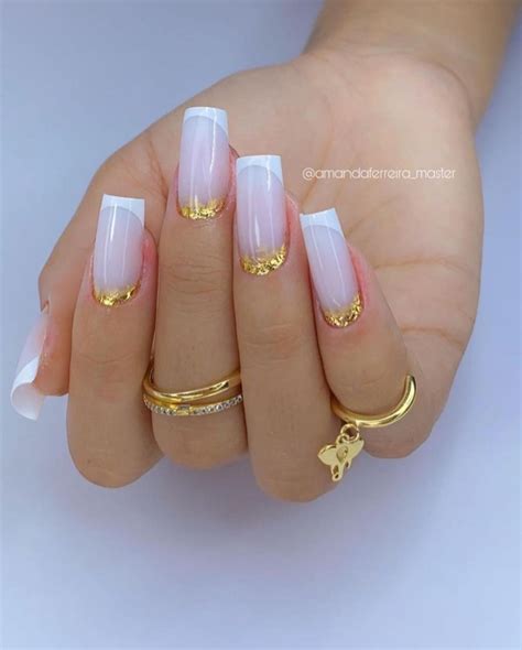 Detalhe De Unhas