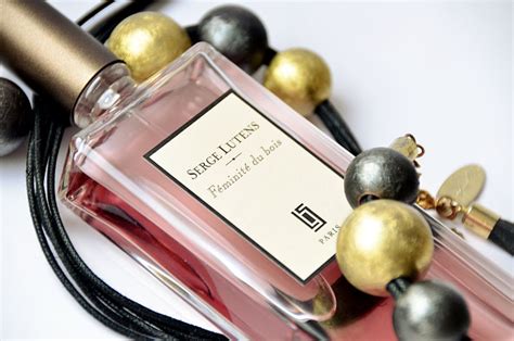 Serge Lutens Féminité du Bois • blog o perfumach Pachnące Historie