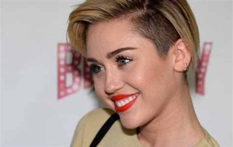 Майли Сайрус (Miley Cyrus) - биография, новости, личная жизнь - stuki ...