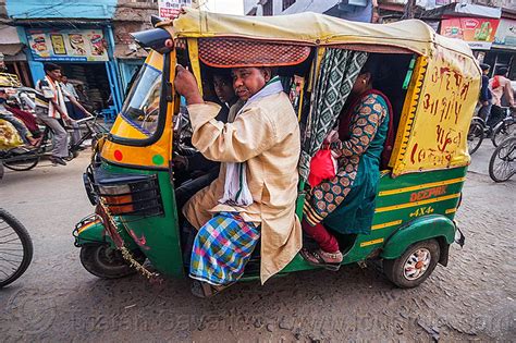 fully loaded auto rickshaw india