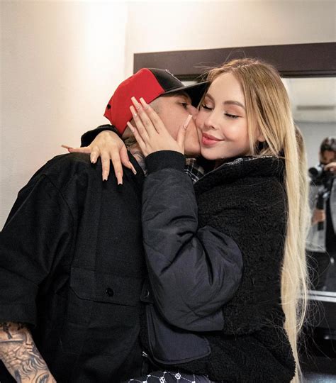 Santa Fe Klan y Maya Nazor presumen a su bebé con las primeras y