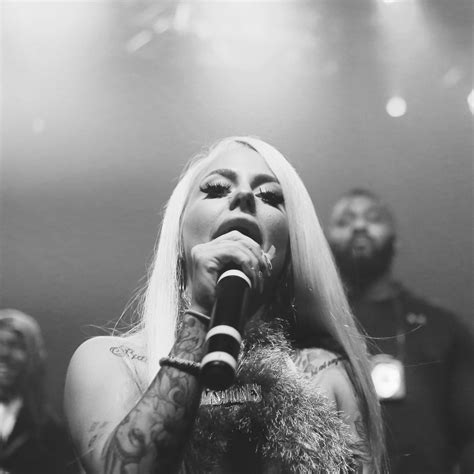 Get Off Tay Money's Stage & Stay The Hell Out Of Her Way. | Central Track