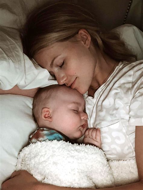 Carson McLane: See The Rare Family Photo That's Gone Viral - DigiTrend