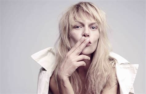 exklusive videopremiere anna loos hier rolling stone