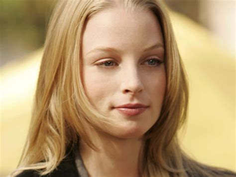 Download Rachel Nichols striking a pose in Hollywood Wallpaper