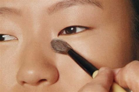 Porcelain Skin Tone Defined (With Pictures) - Skin Care Geeks