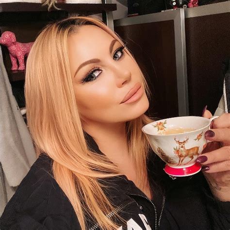 Камелия: Искам аз да си родя детето! » Животът е любов