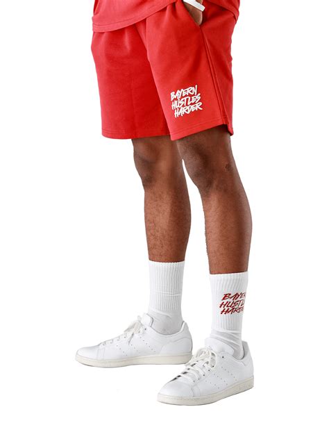 Men Sweatshort Hustles Harder red | Official FC Bayern Munich Store