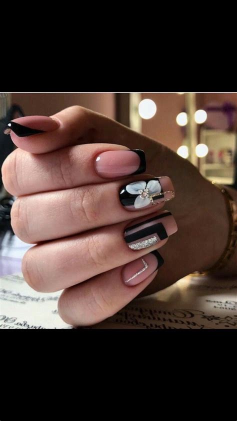Pin van VeSela op Nails