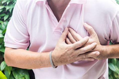 O Que Pode Ser Dor No Peito Esquerdo - Dor no peito esquerdo: 6 possíveis causas e o que fazer - Tua Saúde