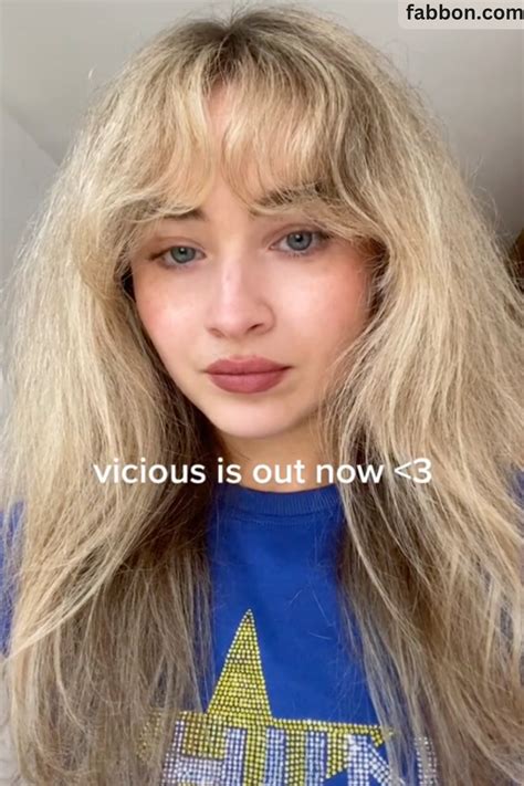 12 Best Sabrina Carpenter No Makeup Looks | Fabbon