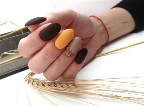 Осенний маникюр | Nails, Earbuds, Electronic products