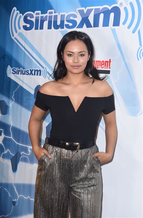 Frankie Adams – HawtCelebs