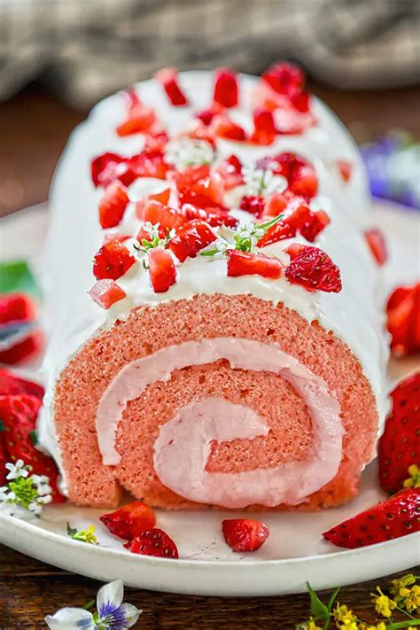 Strawberry Roll Cake | Swanky Recipes