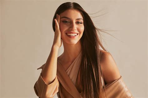 ISABELA SOUZA - Bruna Brandão