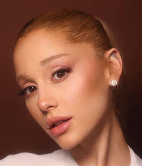 21 Top Ariana Grande Makeup Looks | Fabbon