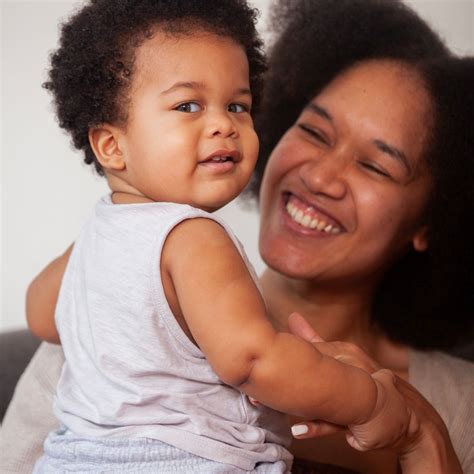 mom influencer steps  success    life